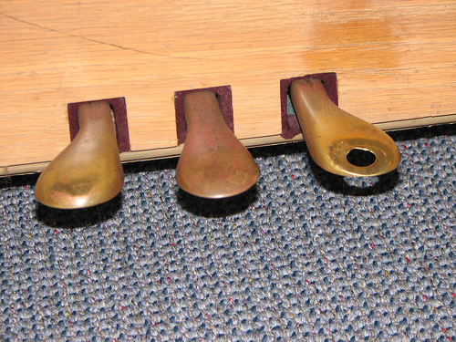 Read more about the article Common Piano Pedal Mistakes
